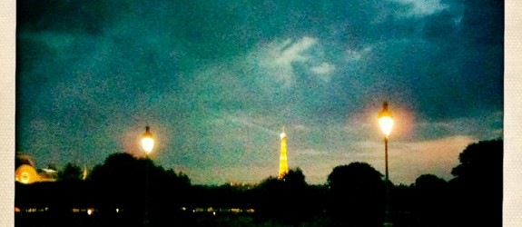 Ce soir, la nuit est particulièrement douce. Il ne me manque plus que toi à mes côtés pour profiter pleinement de cet instant. Alors pourquoi compliques-tu autant les choses ?...<div class="addthis_toolbox addthis_default_style addthis_" addthis:url='https://www.boodzawa.com/by-night-paris/' addthis:title='By night…Paris ' ><a class="addthis_button_facebook"></a><a class="addthis_button_twitter"></a><a class="addthis_button_email"></a><a class="addthis_button_pinterest_share"></a><a class="addthis_button_compact"></a><a class="addthis_counter addthis_bubble_style"></a></div>